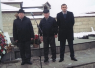 На митинге присутствует глава администрации г.Чегема Р.Шогенов